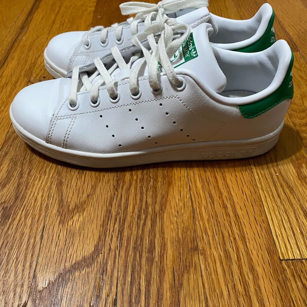 Sneakers - Picture 3 of 8